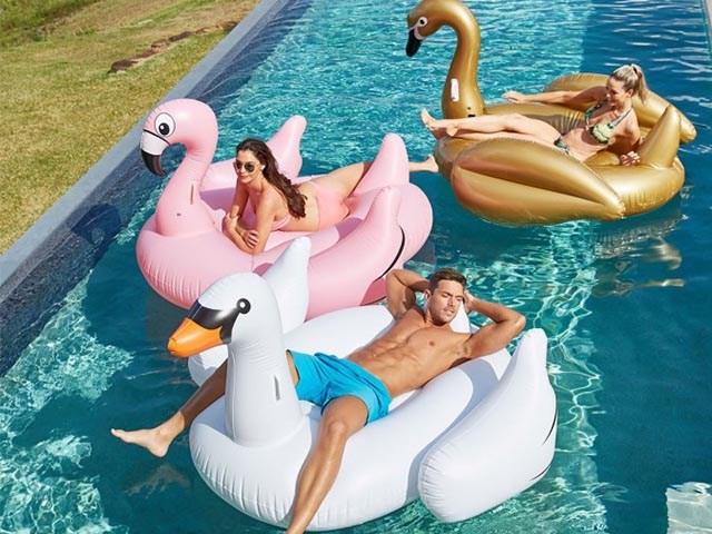 Customized giant inflatable water toys PVC inflatable swan pool float BY-WT-005
